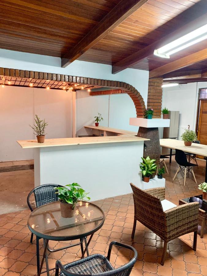 Global House Cr Hostel Backpackers Alajuela Habitacion Compartida 2 Camas Por Habitacion Eksteriør bilde